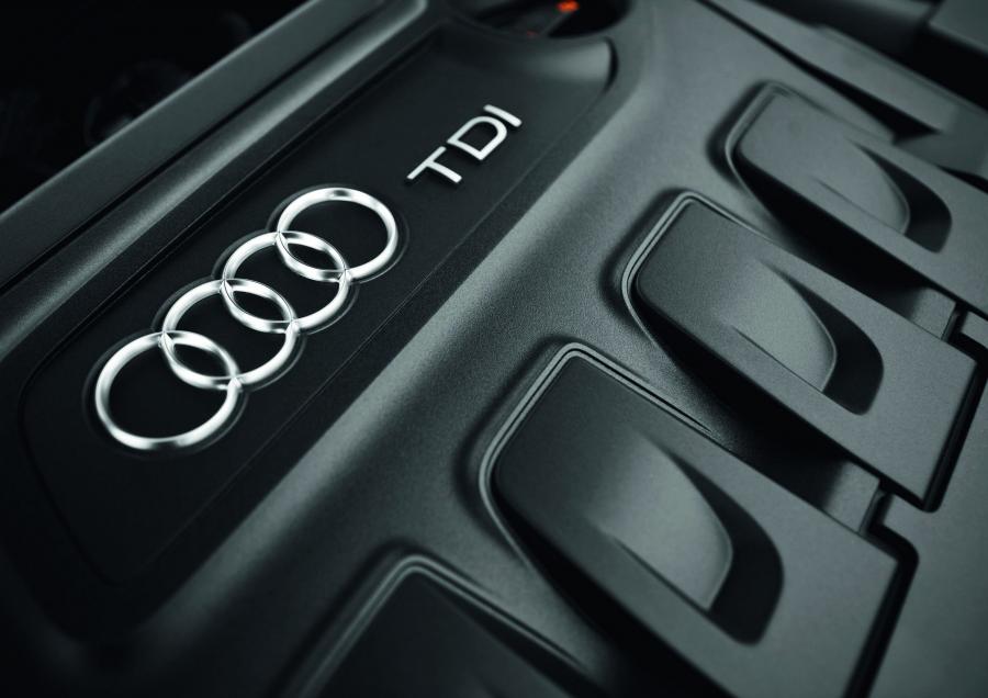 Моторный отсек Audi TT 2.0 TDI Quattro Coupe (8J) 2010 года  (WW) (фото 19 из 26)